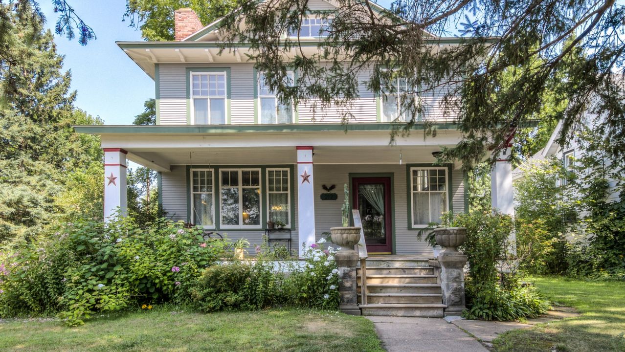 Call Candice Cossio @ (715) 206-0132