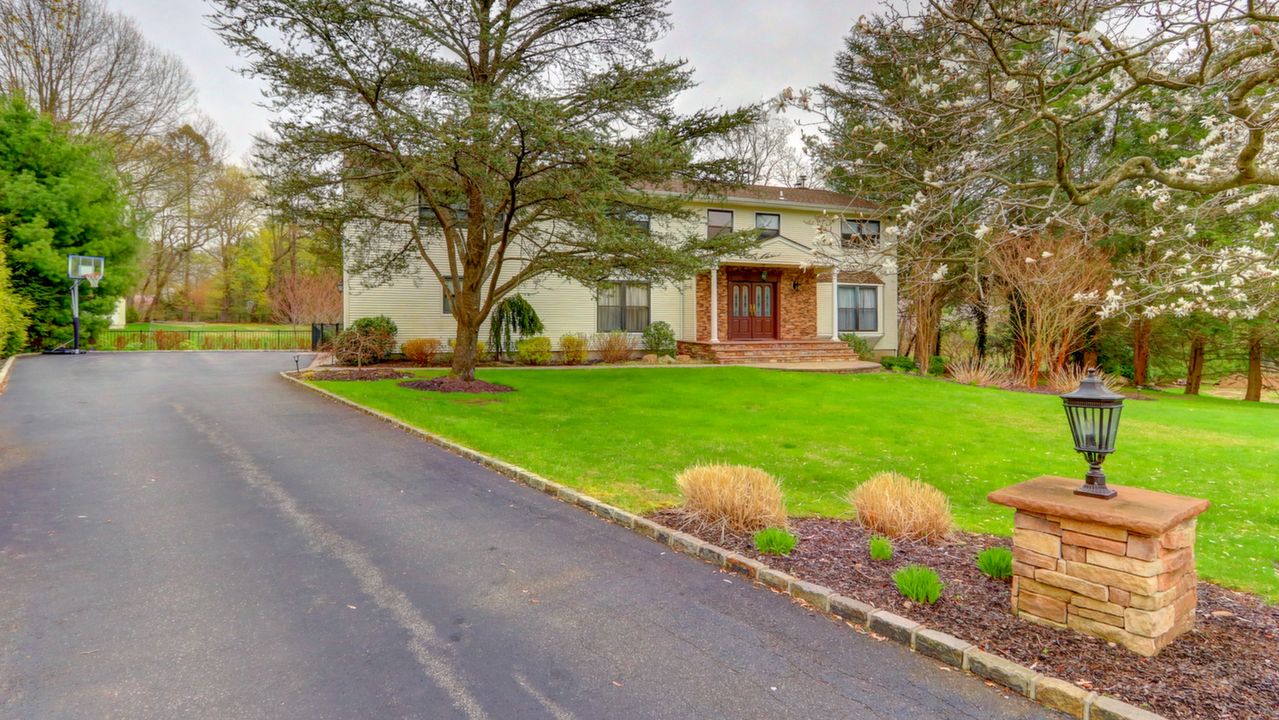 Front Driveway Entrance