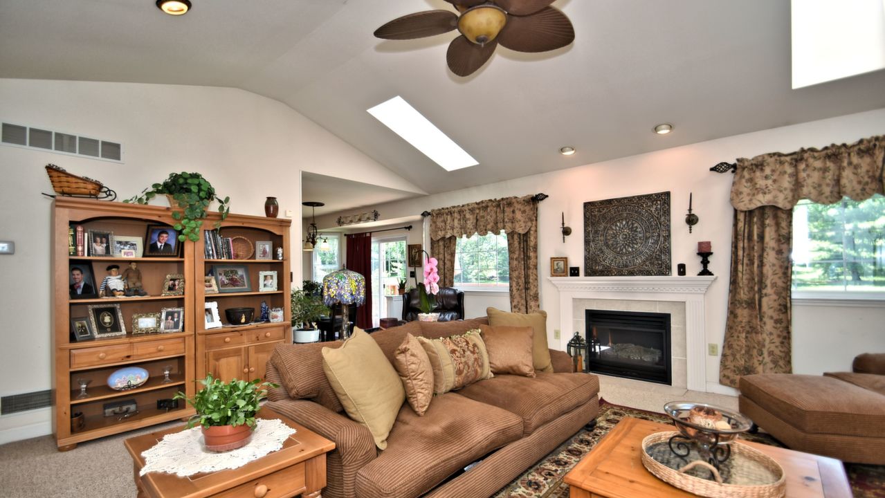 1945 Laura Ln, Pottstown, PA, 19464 Scene 2