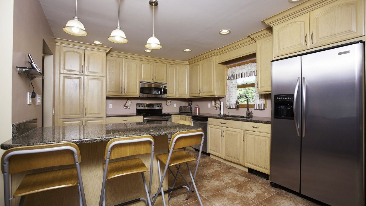 164 Sunset Avenue, Farmingdale, NY, 11735 Scene 4