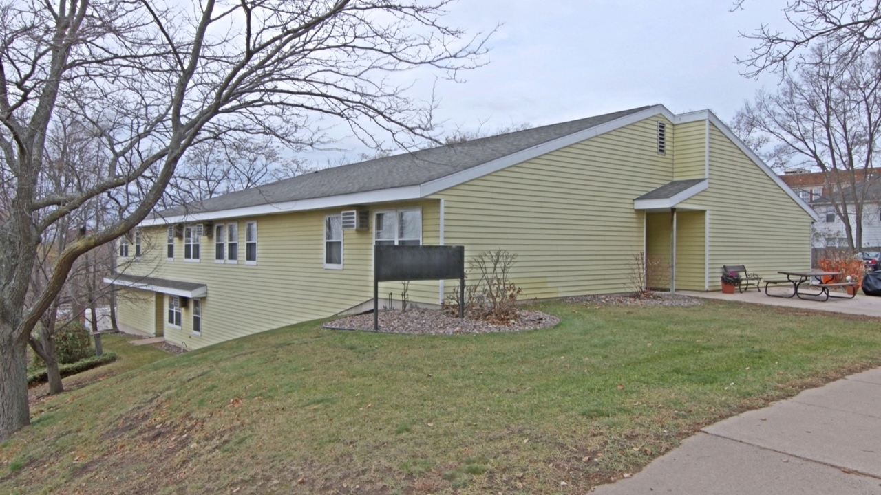 Foxboro Properties (715) 835-6001