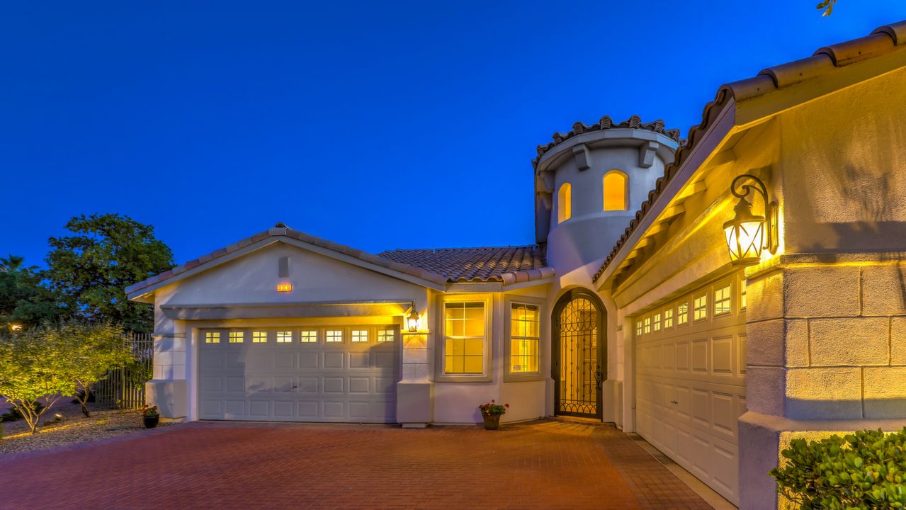 Exterior Front Entry