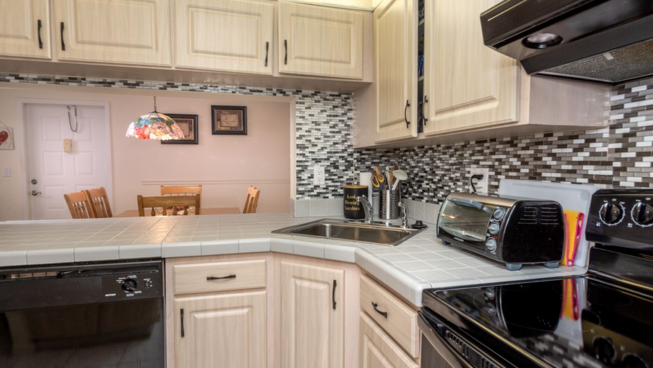 3232 LAKE PINE WAY-28