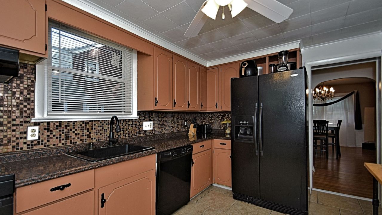 204 N Woodlawn Ave, Aldan, PA, 19018 Scene 2