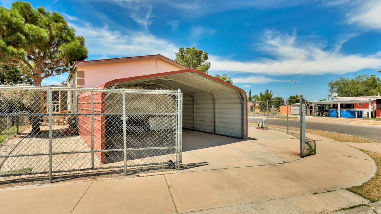 1001 Macadamia, El Paso, TX, 79907 Scene 1