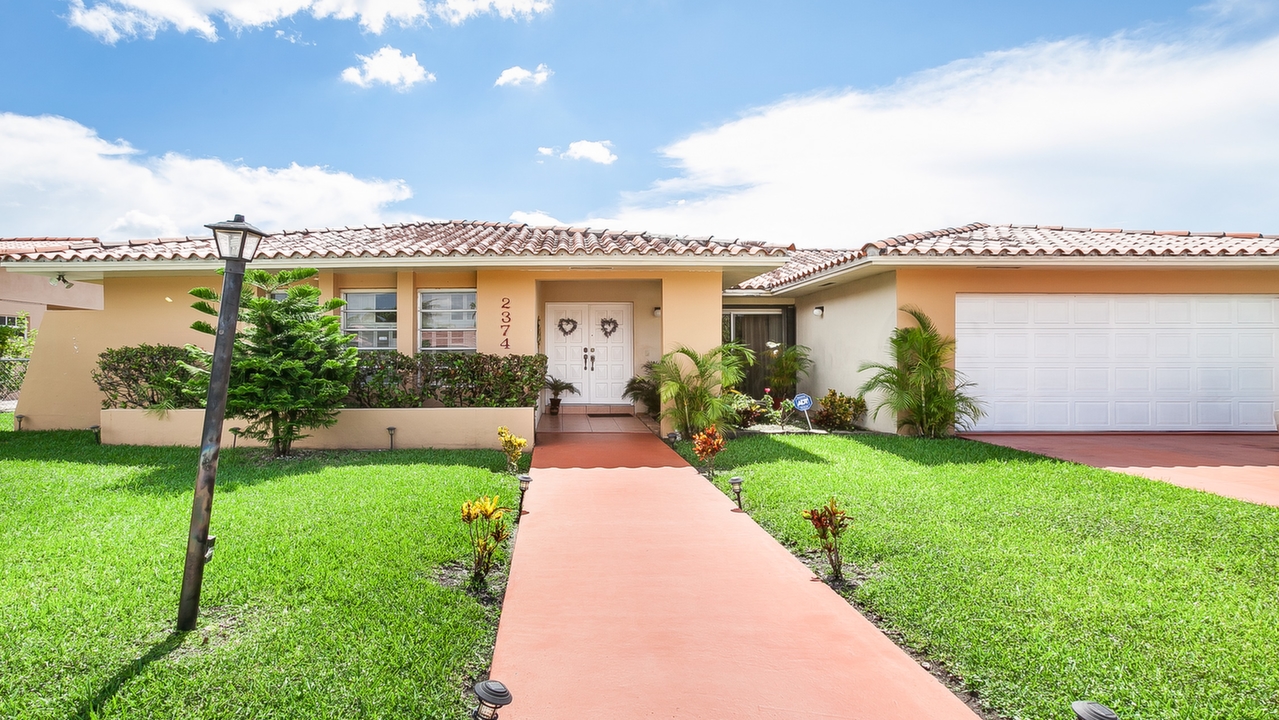 2374-SW-125th-Ct-01