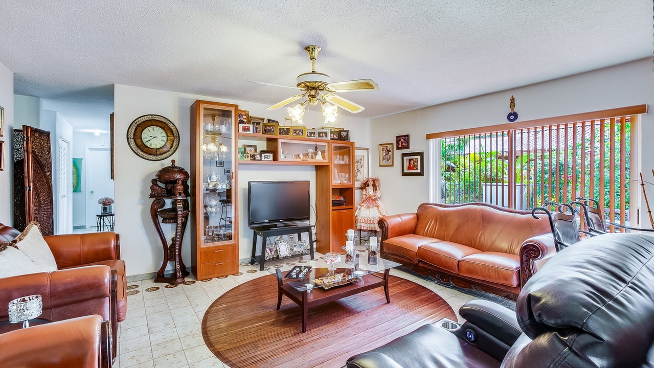 2374-SW-125th-Ct-08