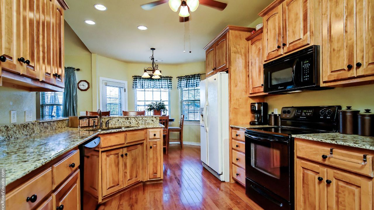 Wood flooring & granite counters