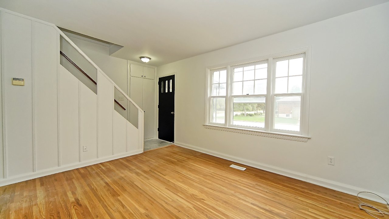 LIVING ROOM  -  ENTRY