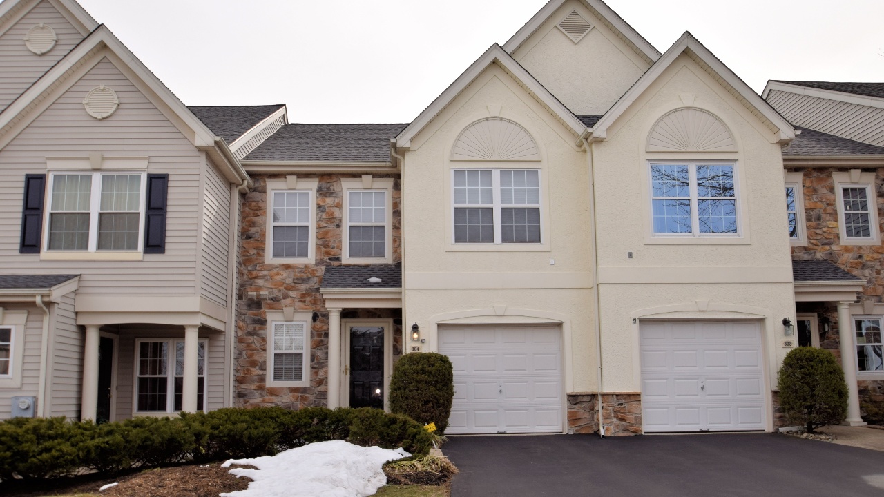 304 Silver Oak Ct, Warwick, PA, 18974 Scene 1