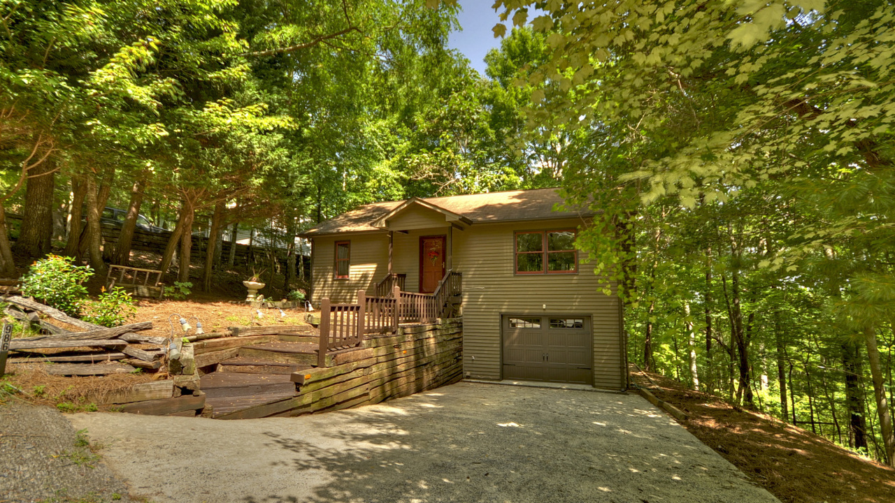 986 Mountain Oak Drive, Ellijay, GA, 30540 Scene 1