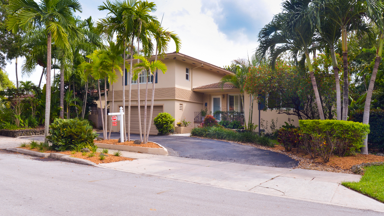 1050-NE-91st-Terr-01