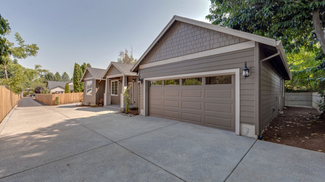 10450 NE Morris St, Portland, OR, 97220 Scene 4