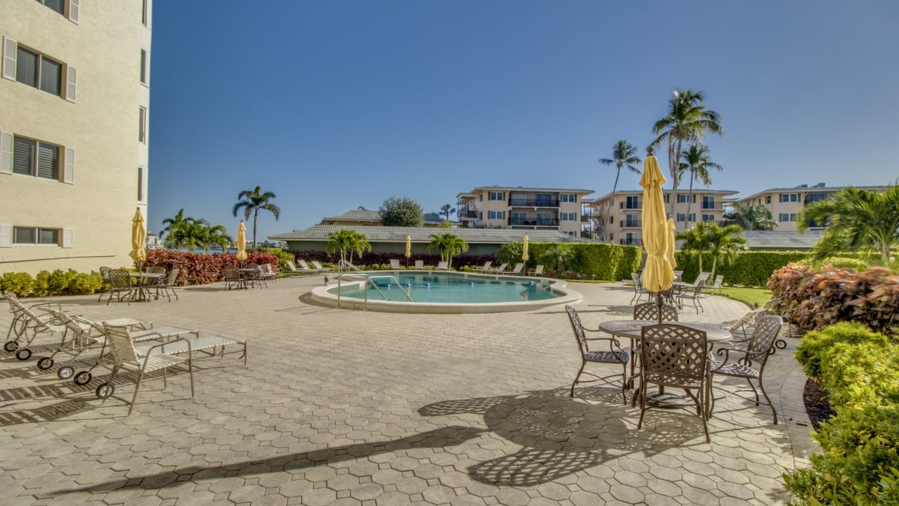 3410 Gulf Shore Dr, Naples, FL, 34103 Scene 1
