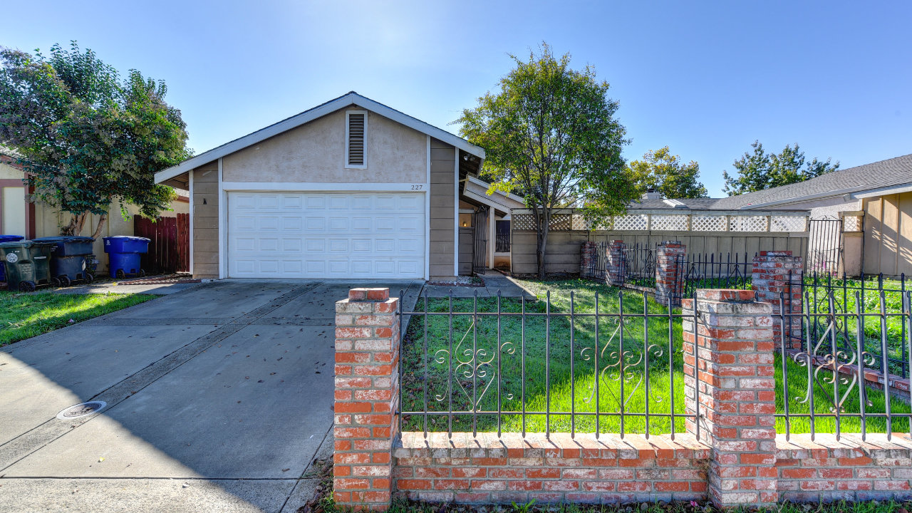 227 Cedar Rock Cir., Sacramento, CA, 95823 Scene 1