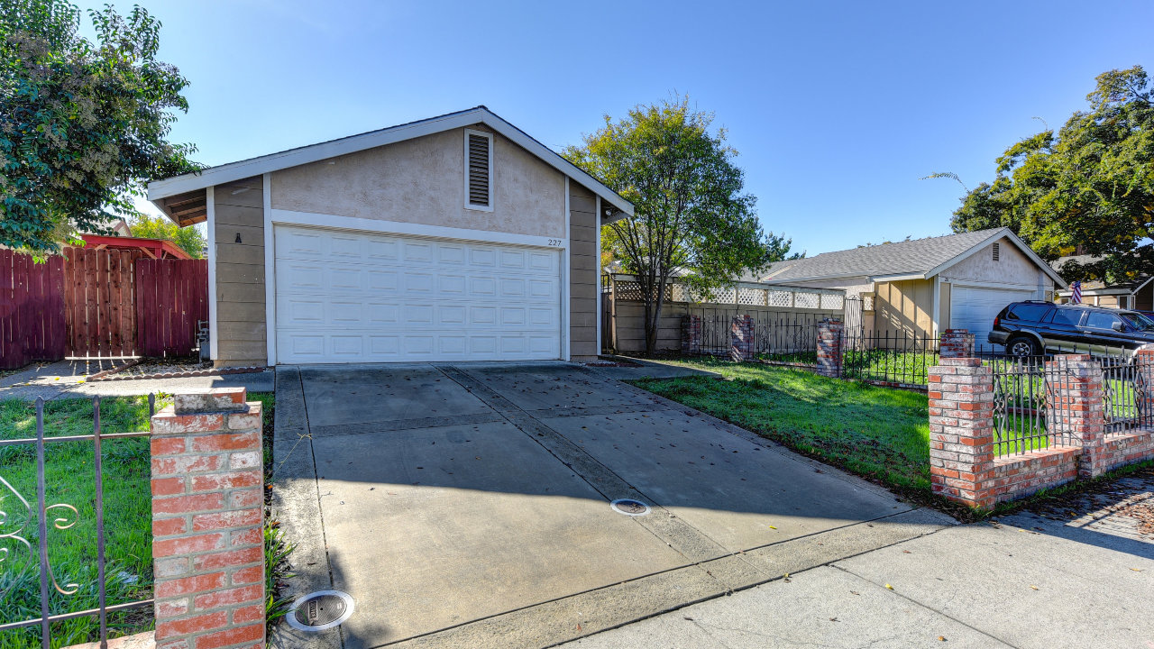 227 Cedar Rock Cir., Sacramento, CA, 95823 Scene 2