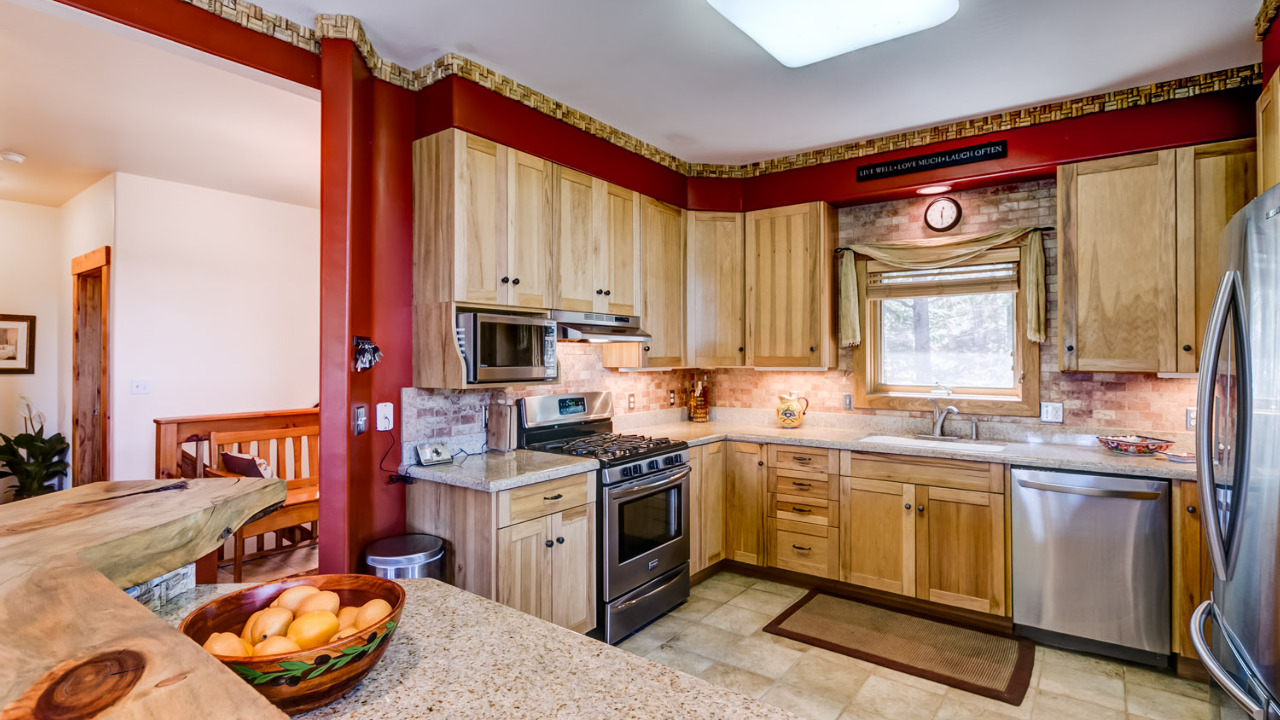 Gourmet Kitchen with Granite