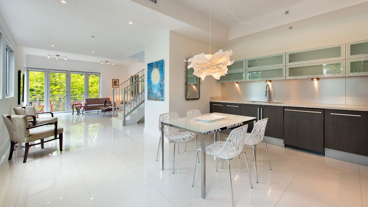 1027-Michigan-Ave-#4-02