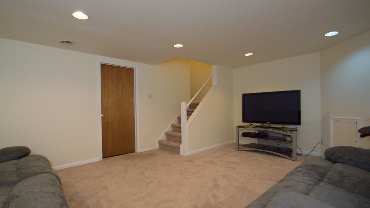 2404 Dogleg Dr, Warrington, PA, 18976 Scene 3