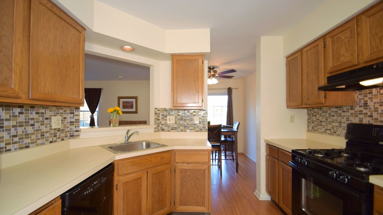 2404 Dogleg Dr, Warrington, PA, 18976 Scene 1