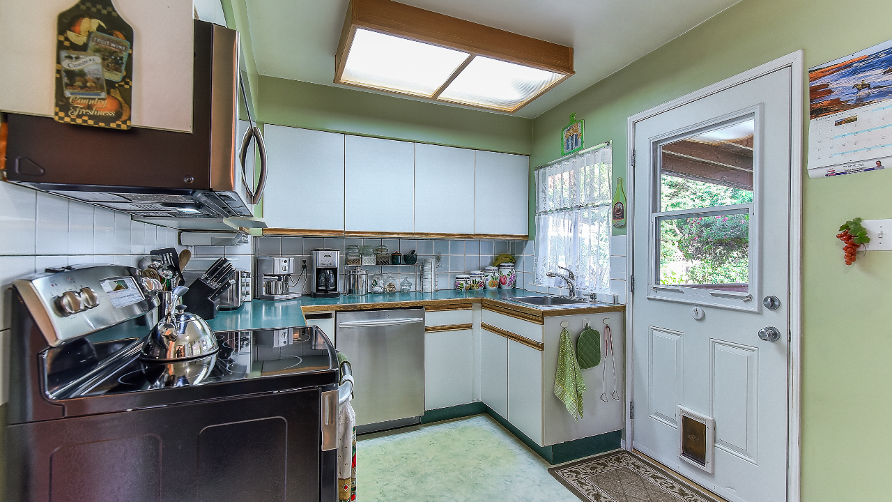 11376 Glen Avon Dr, Surrey, BC, V3R 4Y6 Scene 4