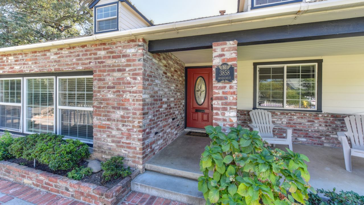 3858 Woodcrest Road, Sacramento, CA, 95821 Scene 4