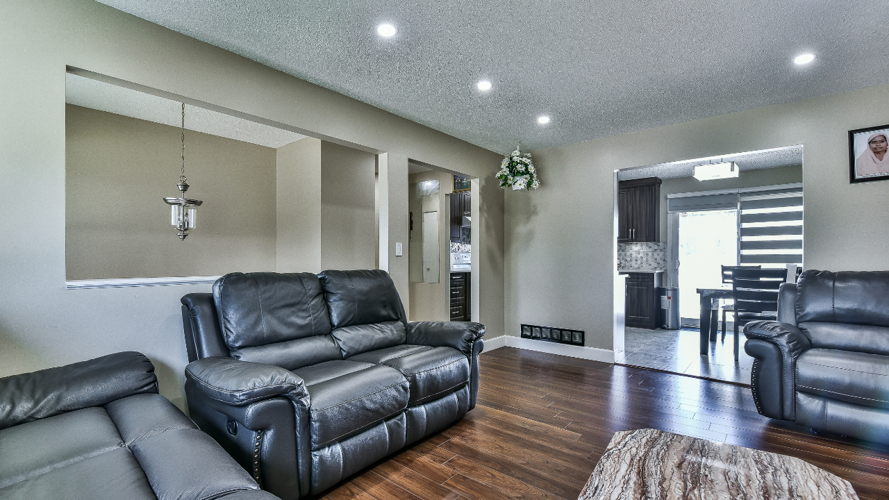 11935 92A Ave, Delta, BC, V4C 3N3 Scene 3