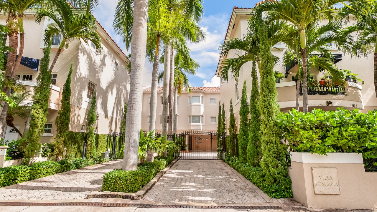 Gables-Court-Unit-B4-01