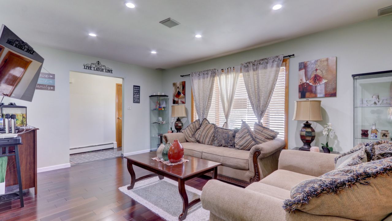 190 Chestnut Ave, East Meadow, NY, 11554 Scene 2