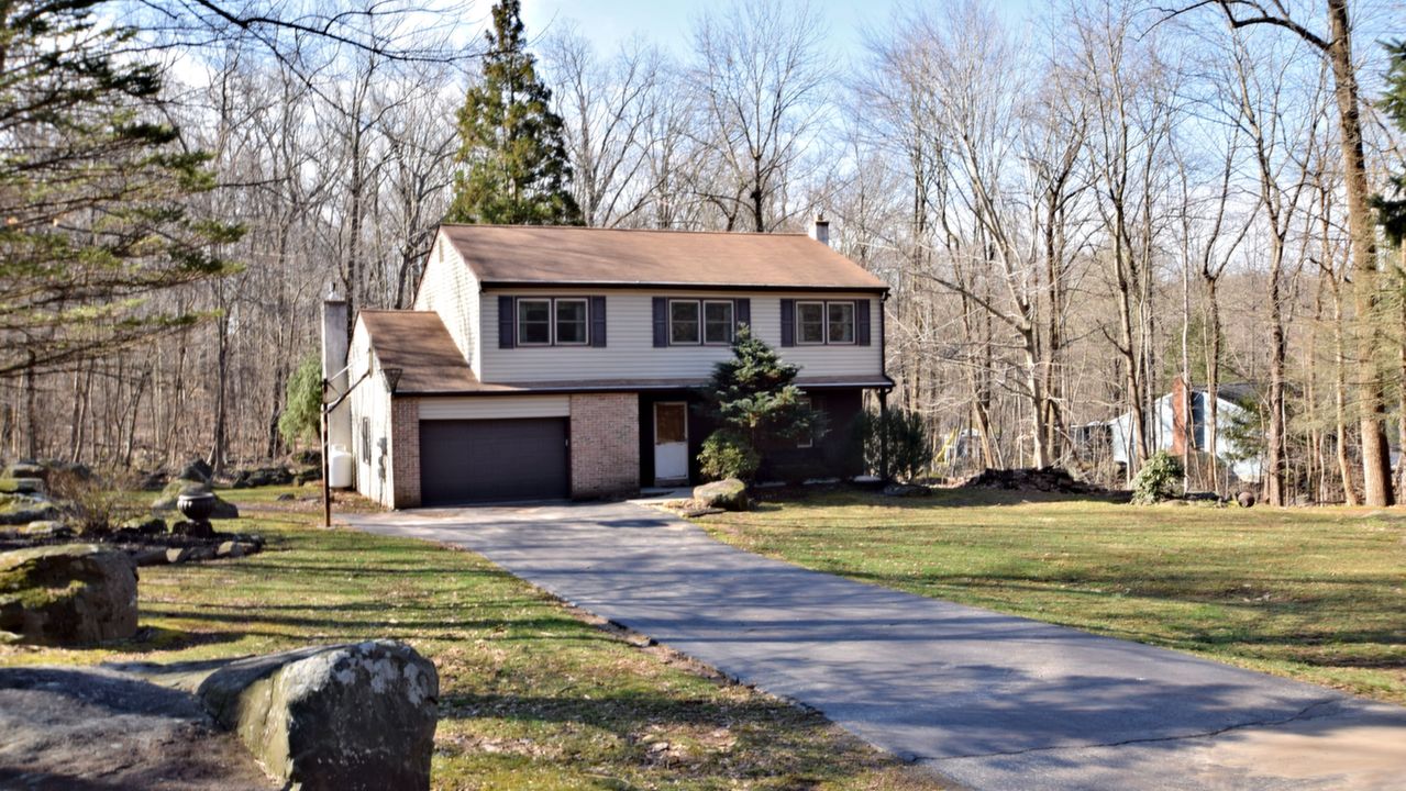 1618 Woodland Rd, Green Lane, PA, 18054 Scene 1