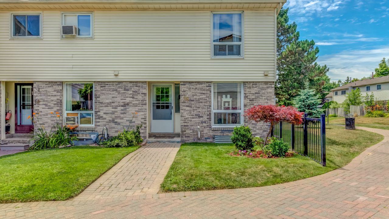 611 Galahad Dr
Unit 68, Oshawa, ON, L1K 1M1 Scene 3