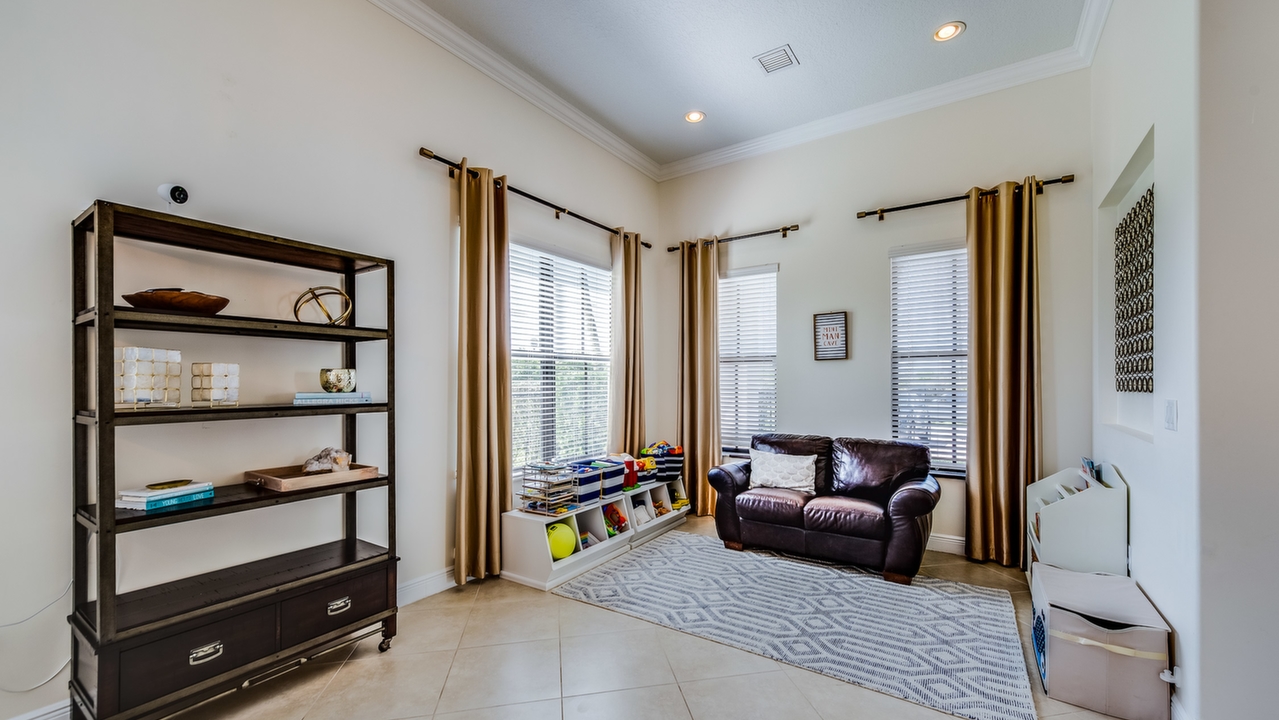 8503-NW-38th-St-03