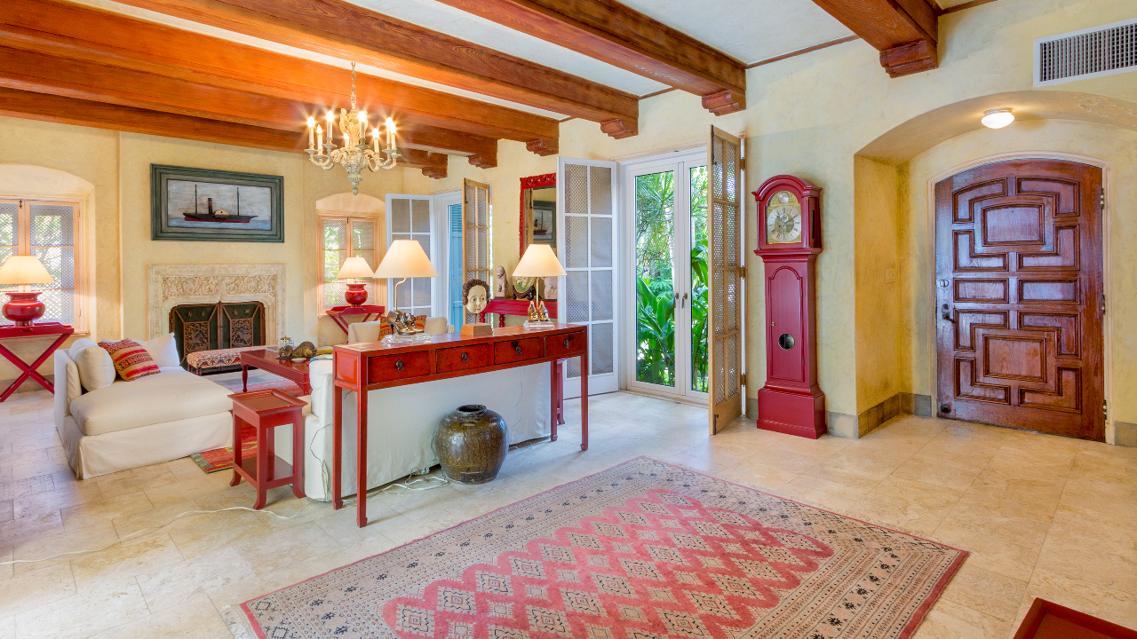 5941-Pine-Tree-Dr-04