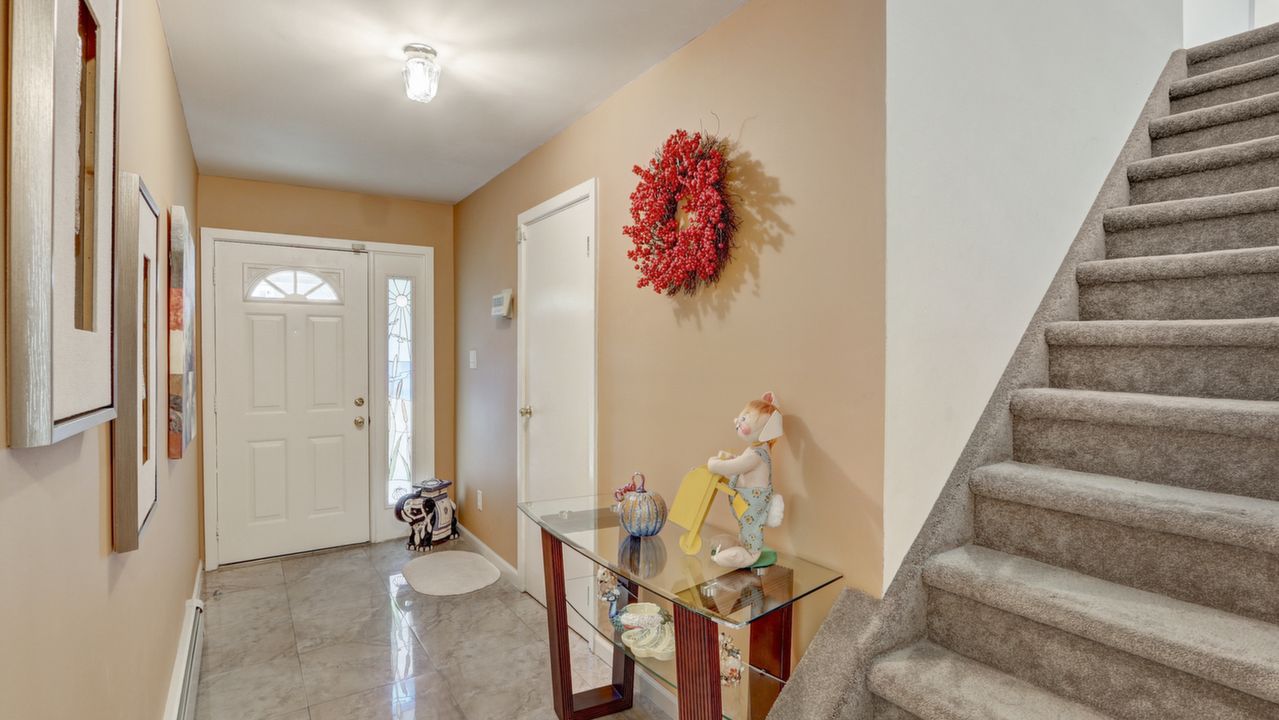 117 W Penn St, Long Beach, NY, 11561 Scene 3