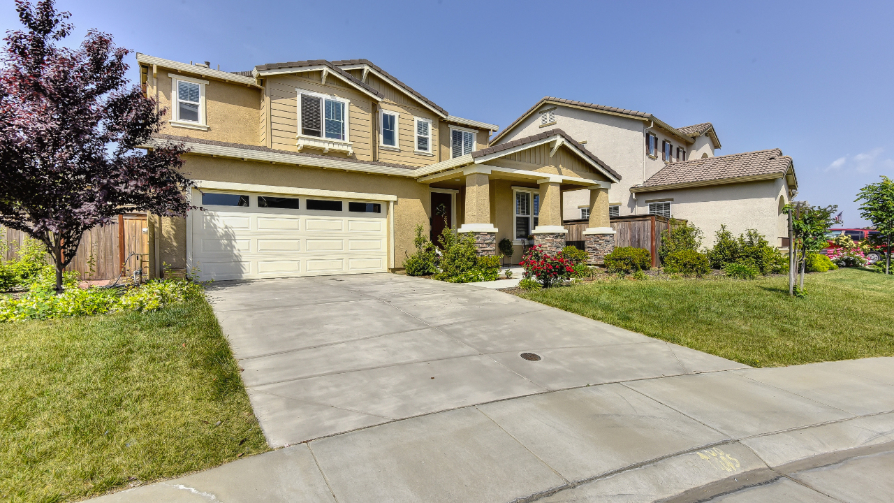 9892 Bluefin Way, Elk Grove, CA, 95757 Scene 2