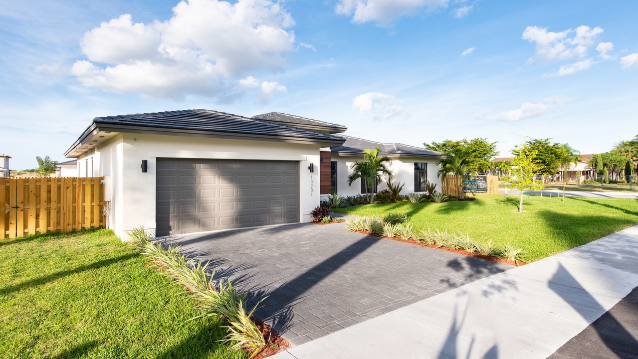 13201-SW-232nd-St-03