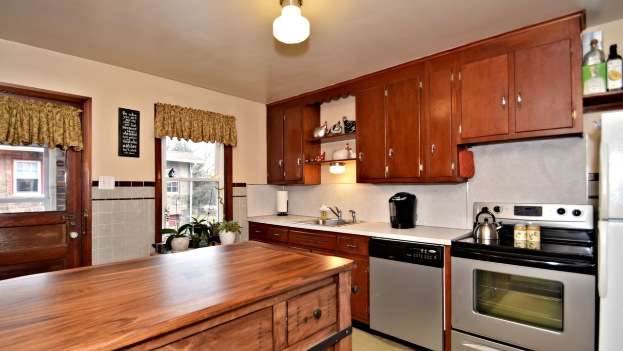 1133 E Schuylkill Rd, Pottstown, PA, 19465 Scene 3