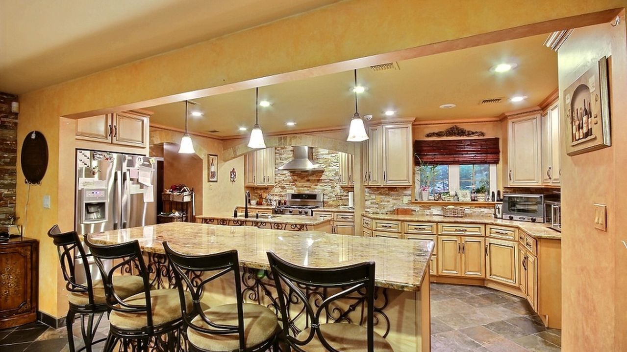 3 Overbrook Place, Hillsdale, NJ, 07675 Scene 3