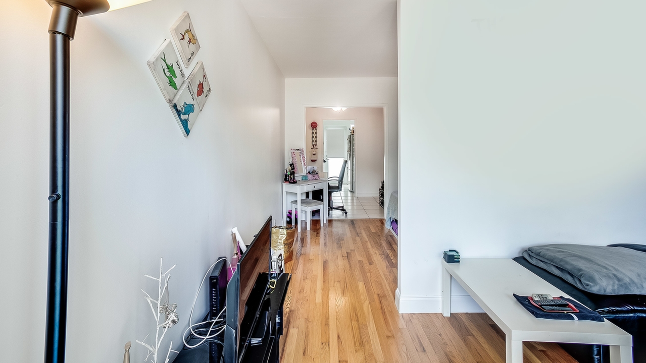 1235-Euclid-Ave-04