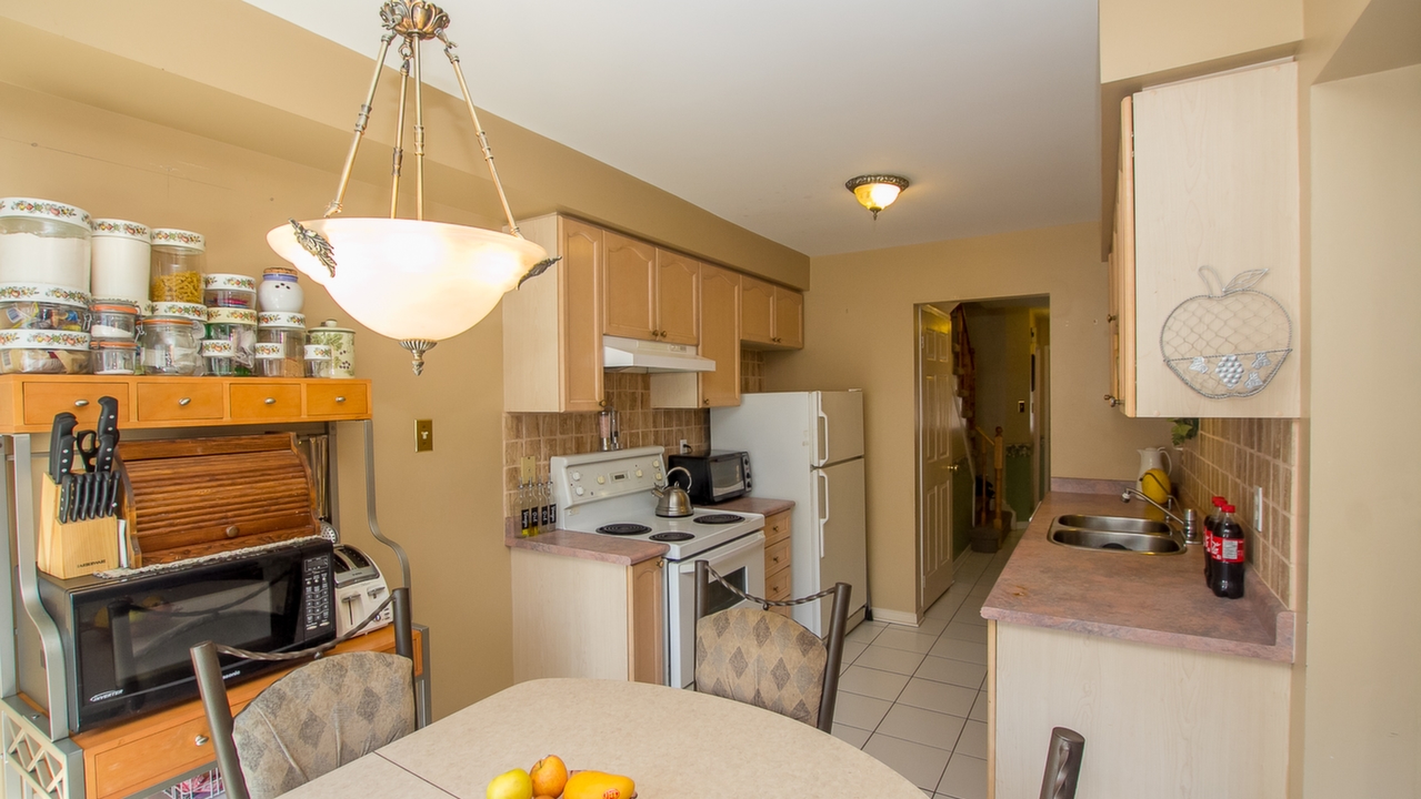 48 Sheardown Trail, Bolton, ON, L7E 2B6 Scene 2