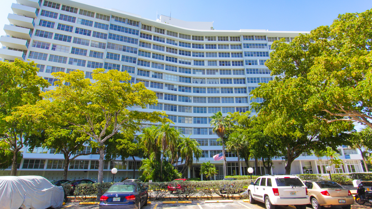 7441-Wayne-Ave-#12F-01