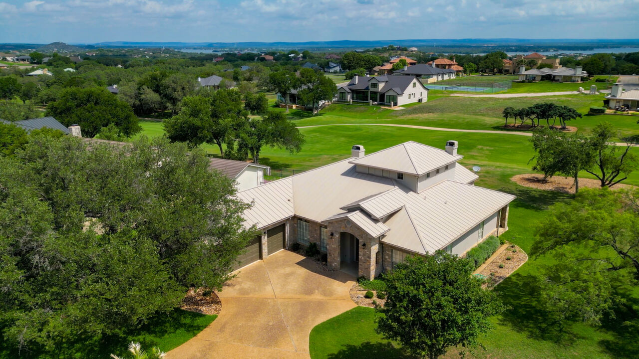 100 Cliff Run, Horseshoe Bay, TX, 78657 Scene 1