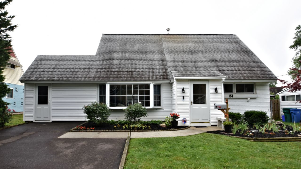 51 Macintosh Rd, Levittown, PA, 19056 Scene 1