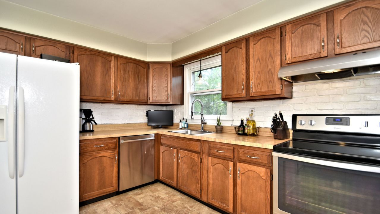 831 S Perkasie Rd, Perkasie, PA, 18944 Scene 3