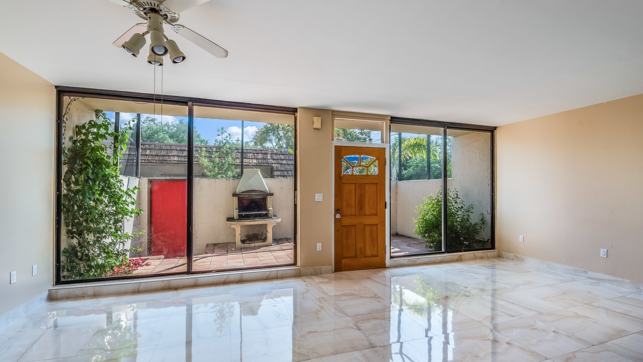 3192-Bird-Ave-#16-01