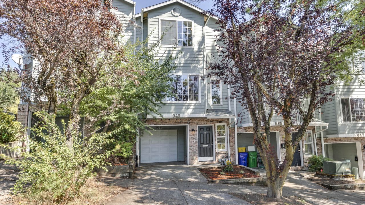 43 SW Mitchell St, Portland, OR, 97239 Scene 1