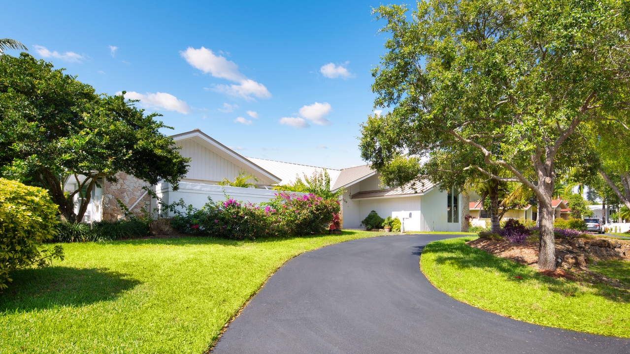 8150-SW-143rd-St-01