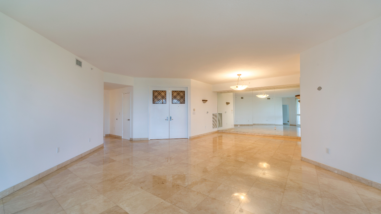 Lake-Villa-Three-#409-01