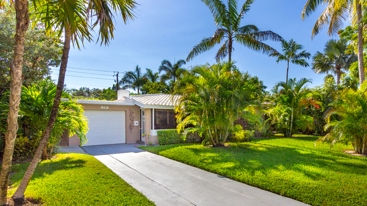 1536-NE-16th-Ave-01