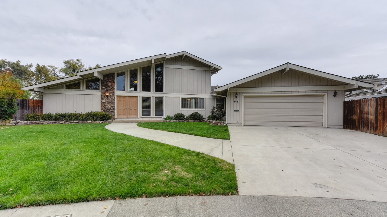 646 Riverlake Way, Sacramento, CA, 95831 Scene 1